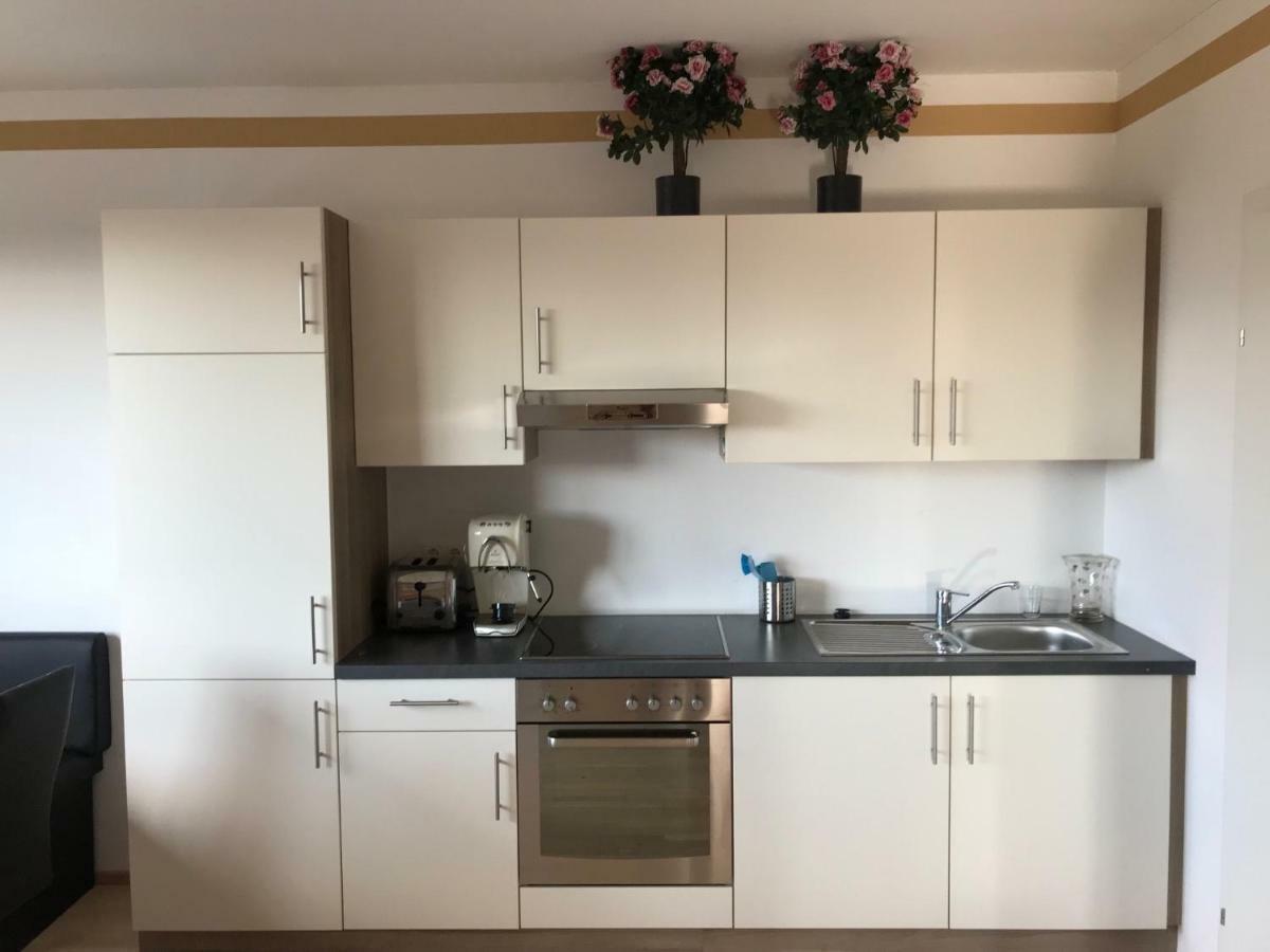 Kmheim, Cozy 103M2 Apartment, With 3 Bedroom And Covered Free Parking Place, Close To City Center Graz Buitenkant foto