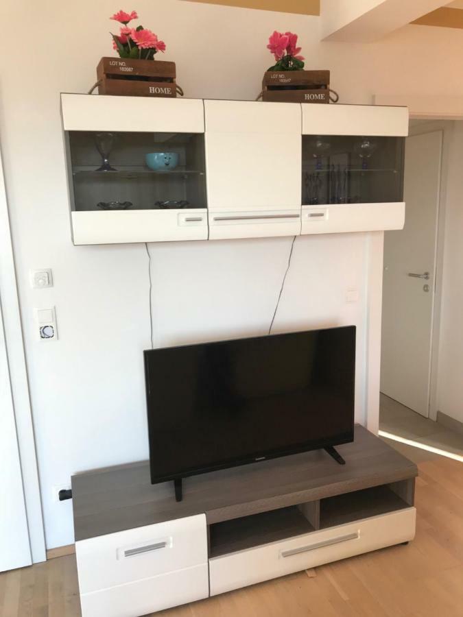 Kmheim, Cozy 103M2 Apartment, With 3 Bedroom And Covered Free Parking Place, Close To City Center Graz Buitenkant foto