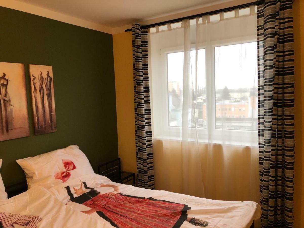 Kmheim, Cozy 103M2 Apartment, With 3 Bedroom And Covered Free Parking Place, Close To City Center Graz Buitenkant foto